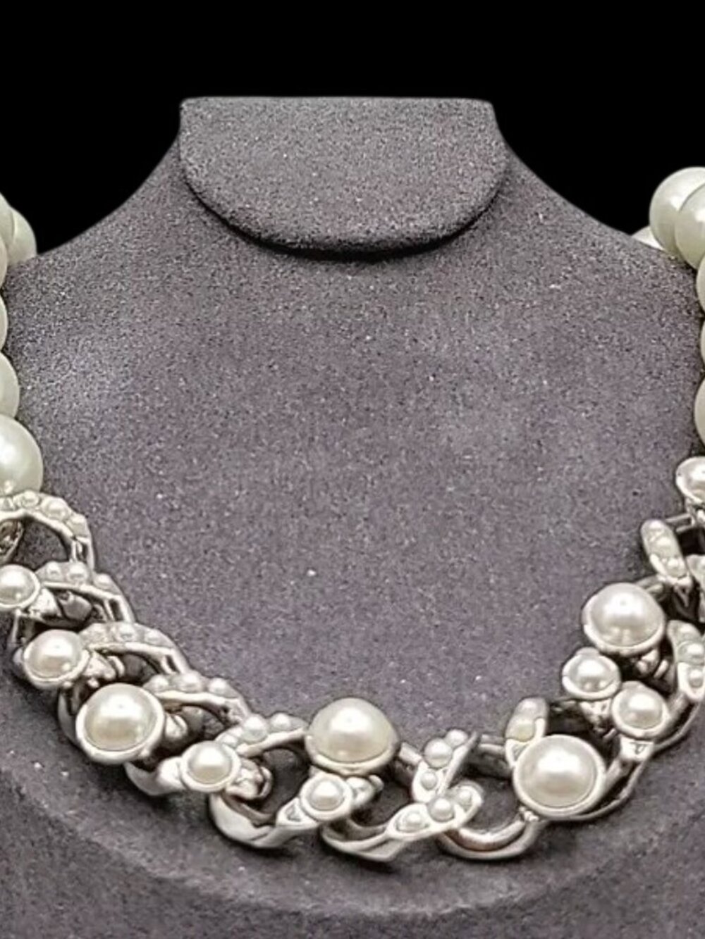 Givenchy Hematite-Plated Chain & Faux Pearl Necklace Glass Stones Accent Vtg 19" - Picture 7 of 16